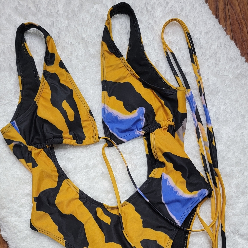 One Piece - Yellow Multi